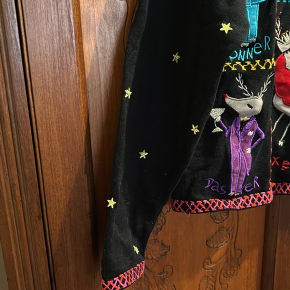 Fun reindeer sweater with lots of detail front and back - Picture 6 of 8